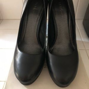 Women’s BCBG heels size 10 black